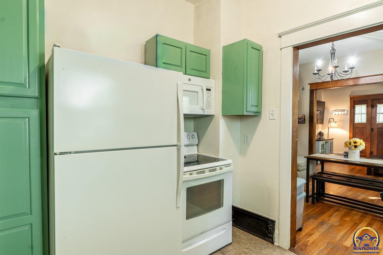 917 Southwest Warren Avenue Topeka, KS 66606 - Photo 25 of 35