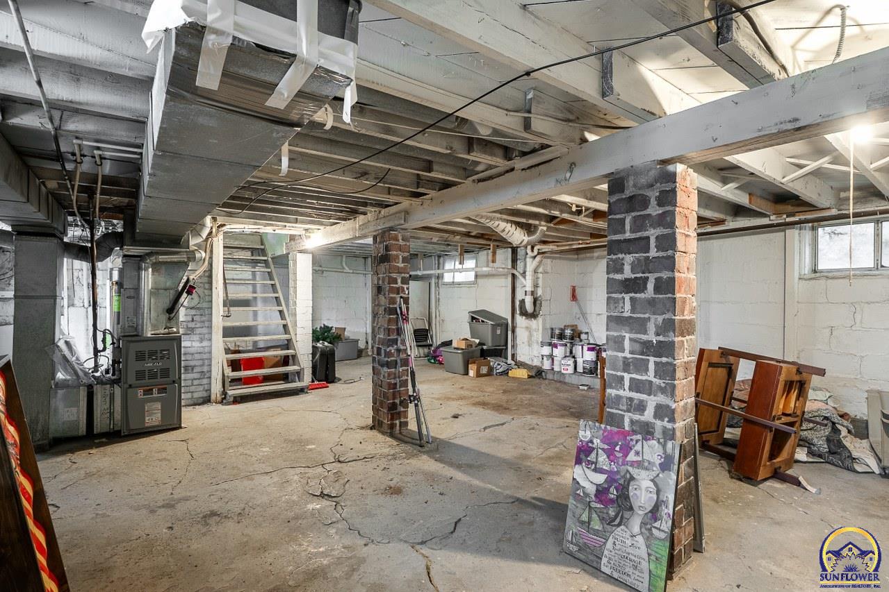 917 Southwest Warren Avenue Topeka, KS 66606 - Photo 28 of 35