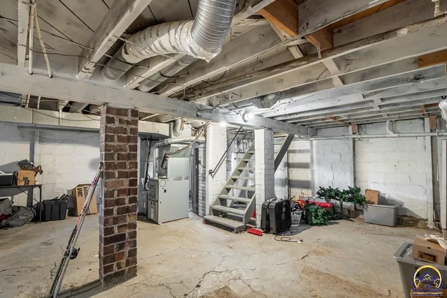 $136,900 | 917 Southwest Warren Avenue, Topeka, KS 66606