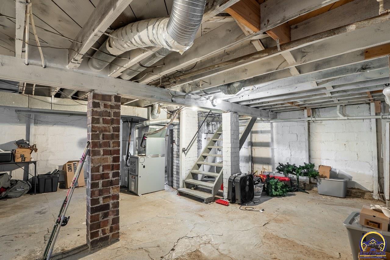 917 Southwest Warren Avenue Topeka, KS 66606 - Photo 29 of 35