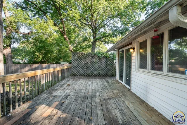 $136,900 | 917 Southwest Warren Avenue, Topeka, KS 66606