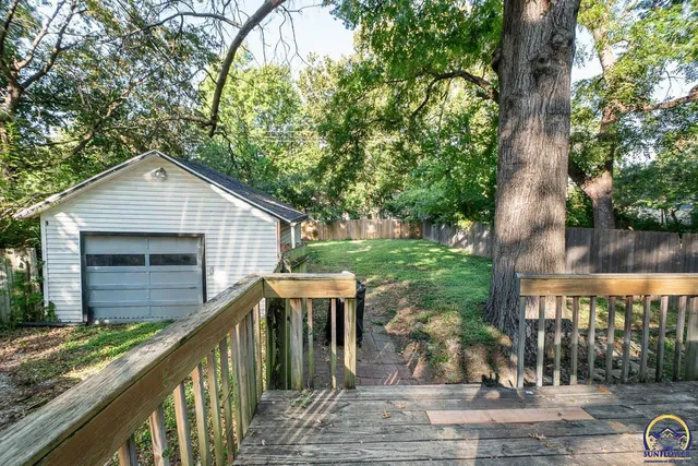 $136,900 | 917 Southwest Warren Avenue, Topeka, KS 66606