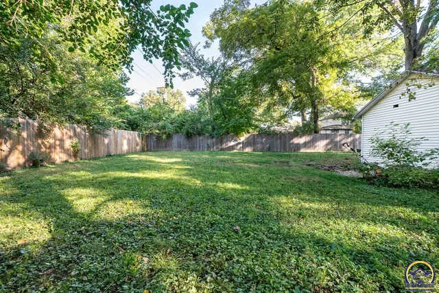 $136,900 | 917 Southwest Warren Avenue, Topeka, KS 66606