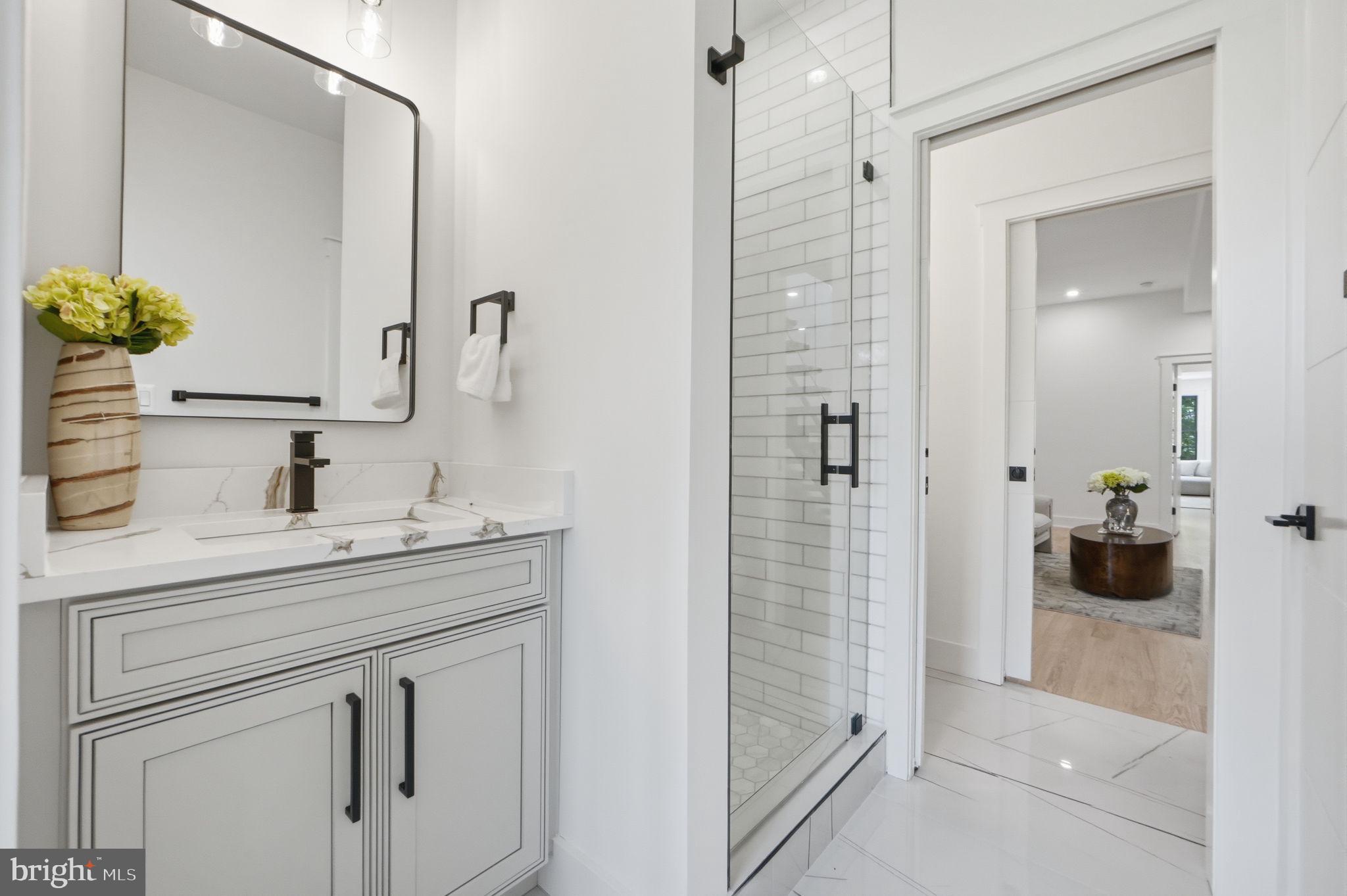 1933 Calvert Street Northwest Washington, DC 20009 - Photo 45 of 72