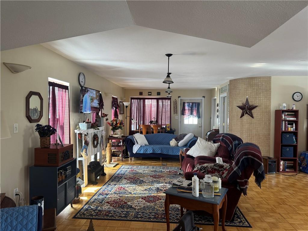 189 Hicks Road Renfrew, PA 16053 - Photo 10 of 23