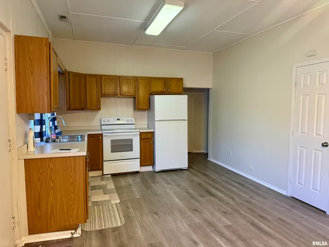 $270,000 | 1103 West Boulevard Street, Unit A & B, Marion, IL 62959