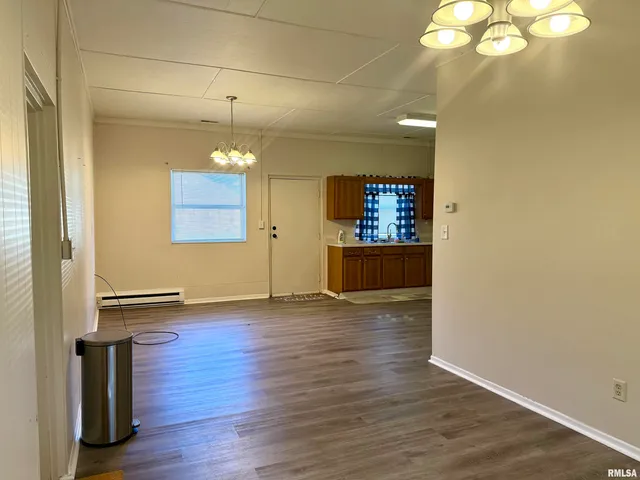 $270,000 | 1103 West Boulevard Street, Unit A & B, Marion, IL 62959