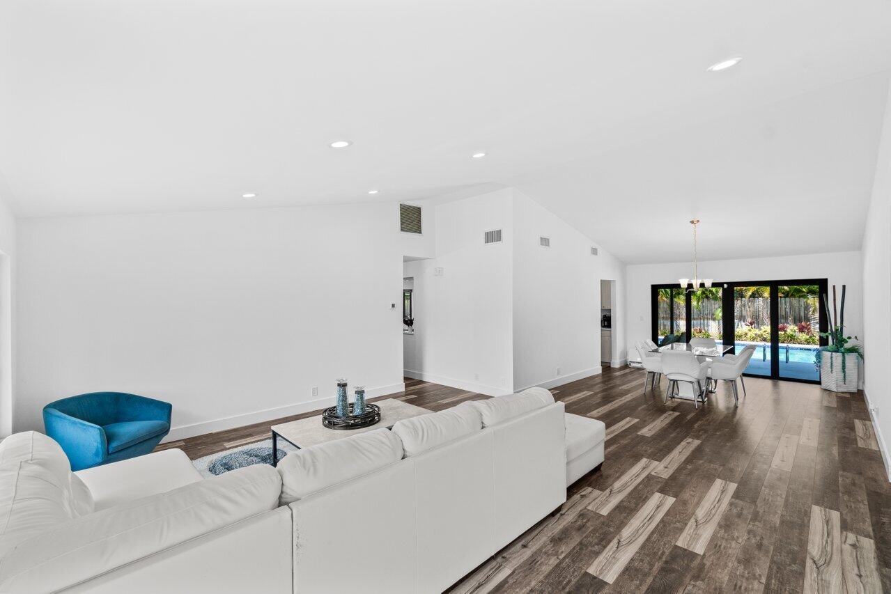 17725 Briar Patch Trail Boca Raton, FL 33487 - Photo 6 of 35 017-17725BriarPatchTrail-BocaRaton-FL-33