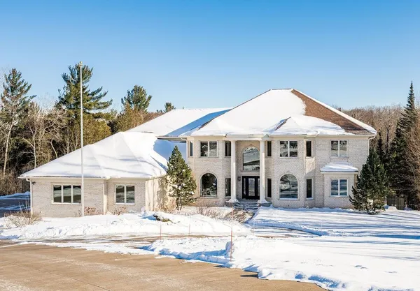 $1,599,900 | 1944 Chinook Drive, Duluth, MN 55811