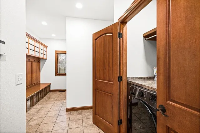 $1,599,900 | 1944 Chinook Drive, Duluth, MN 55811