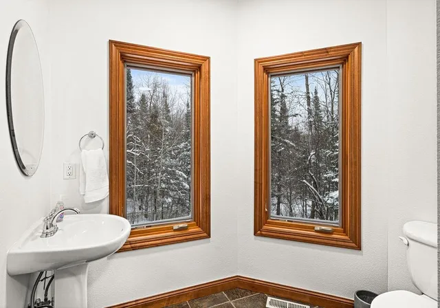 $1,599,900 | 1944 Chinook Drive, Duluth, MN 55811