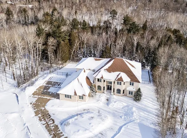 $1,599,900 | 1944 Chinook Drive, Duluth, MN 55811