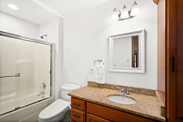 $1,599,900 | 1944 Chinook Drive, Duluth, MN 55811