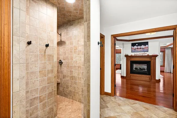 $1,599,900 | 1944 Chinook Drive, Duluth, MN 55811