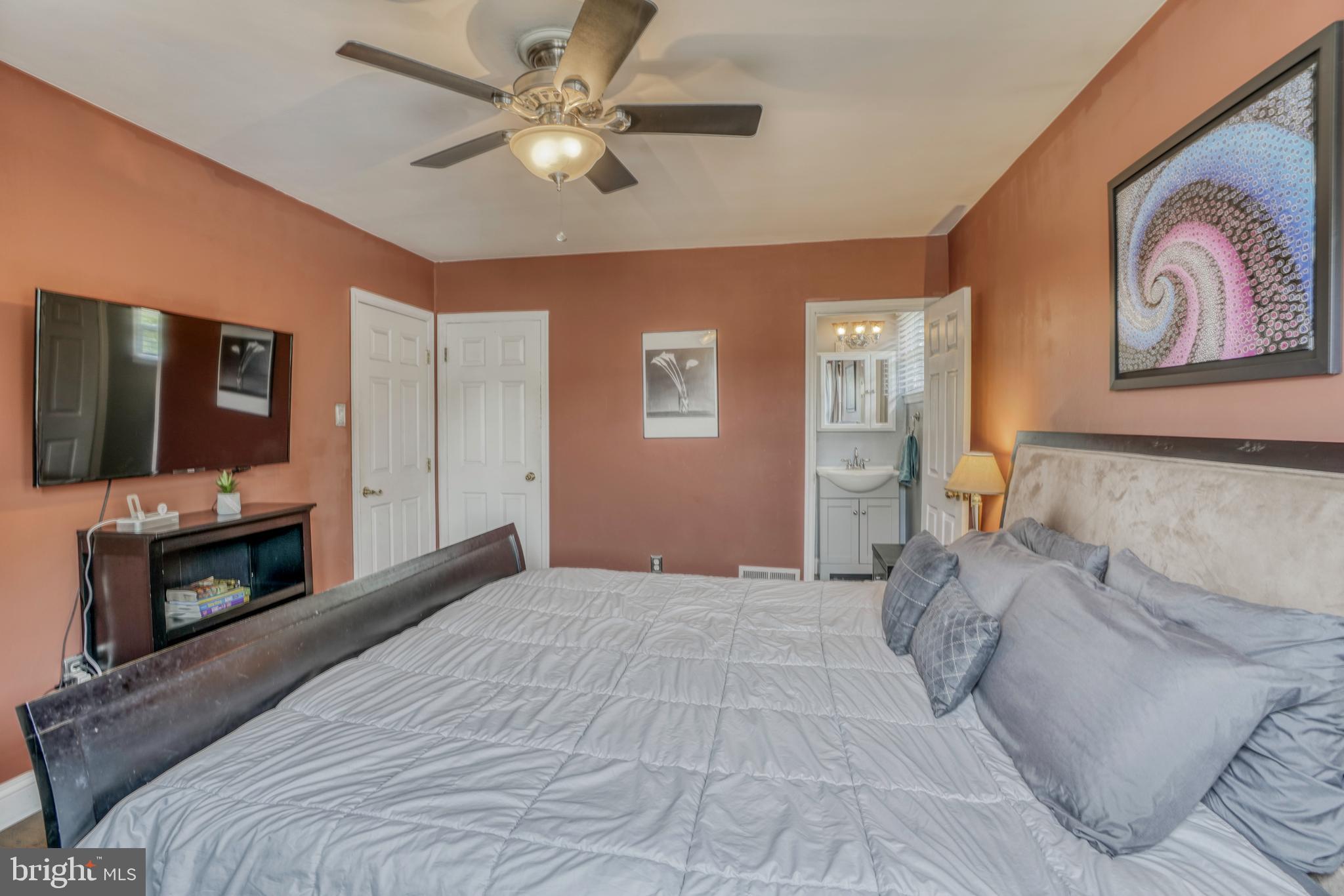2 Ridgefield Road Lutherville-Timonium, MD 21093 - Photo 16 of 38 Primary bedroom