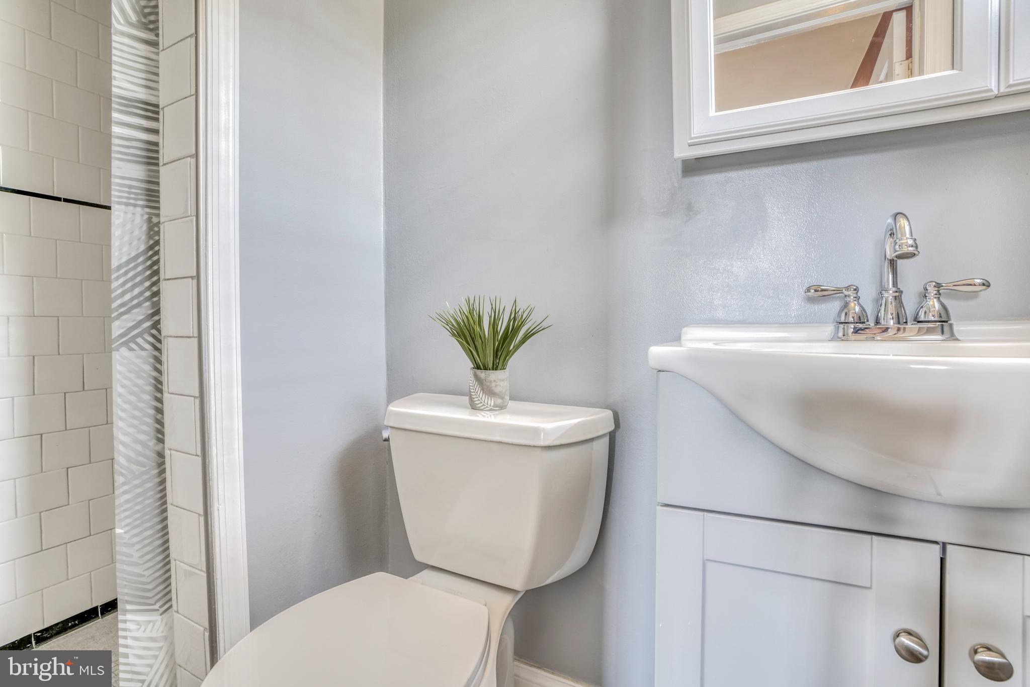 2 Ridgefield Road Lutherville-Timonium, MD 21093 - Photo 19 of 38 Bathroom 1