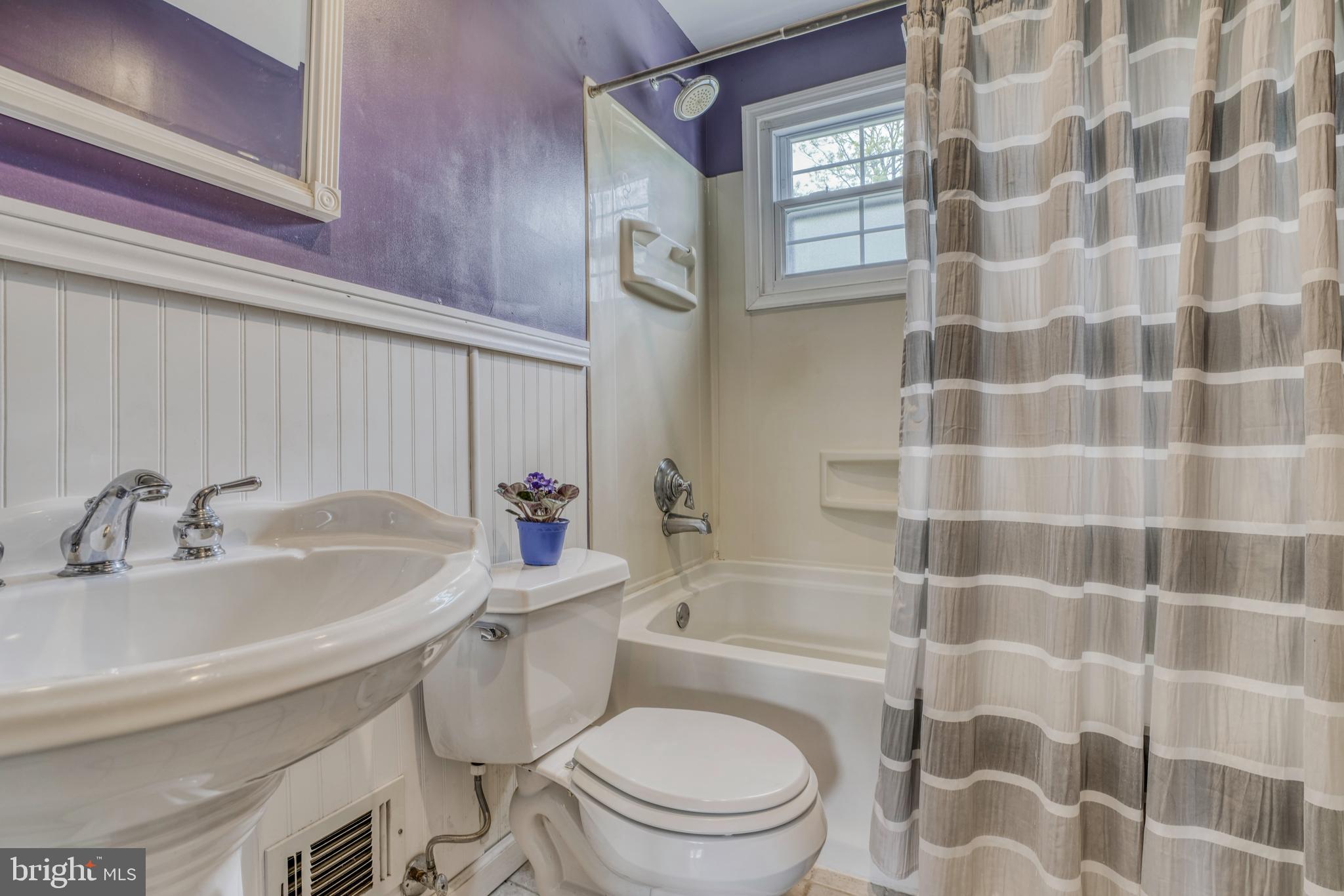 2 Ridgefield Road Lutherville-Timonium, MD 21093 - Photo 24 of 38 Hall bath