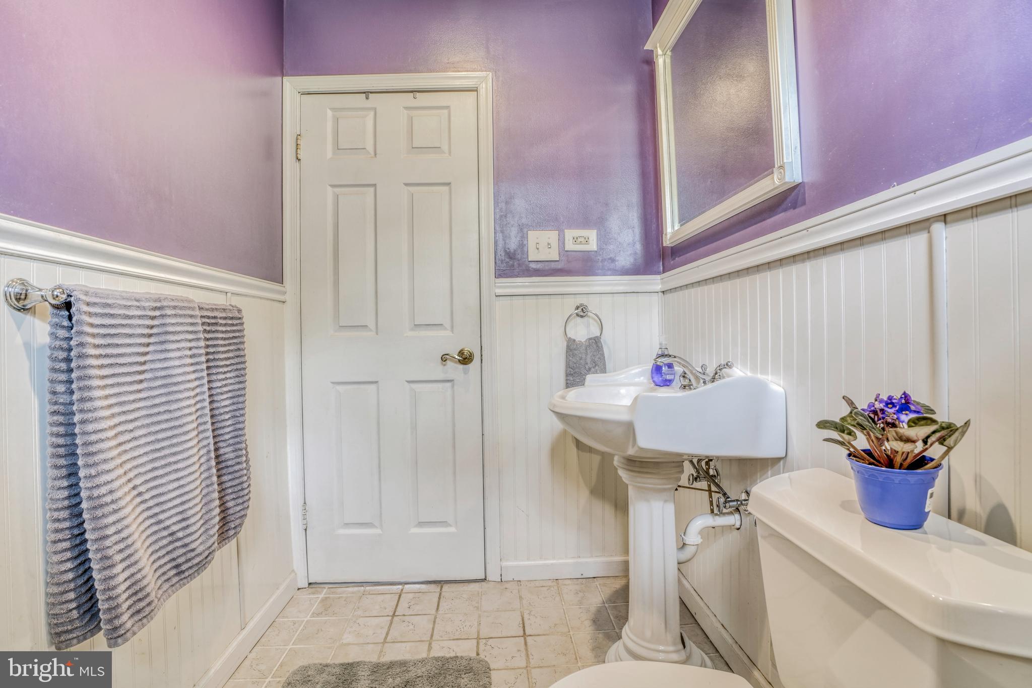 2 Ridgefield Road Lutherville-Timonium, MD 21093 - Photo 25 of 38 Hall bath