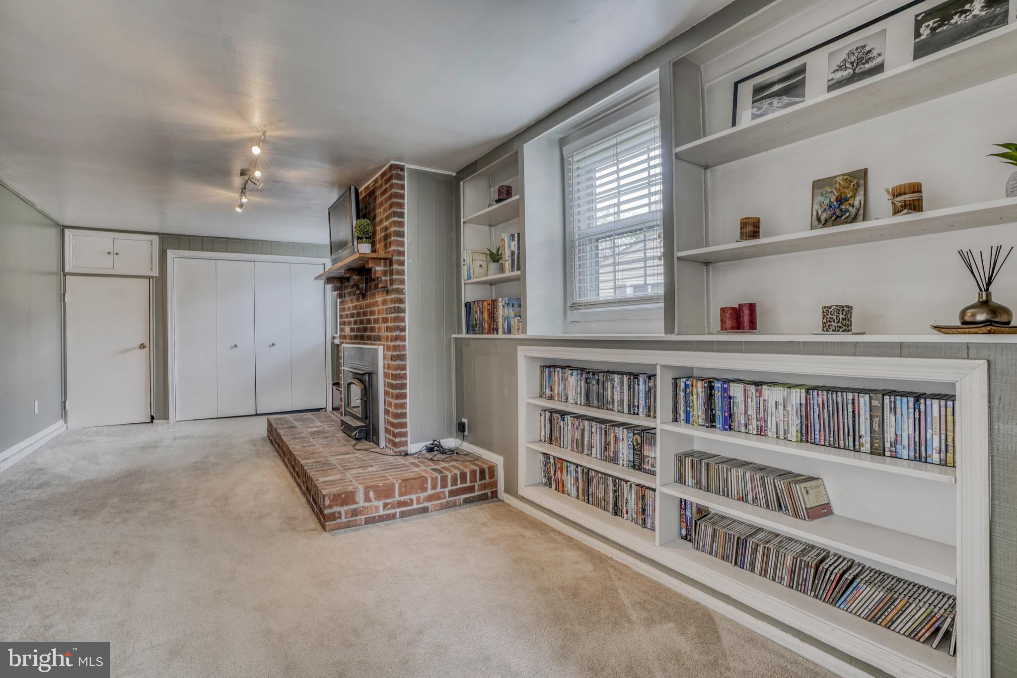 2 Ridgefield Road Lutherville-Timonium, MD 21093 - Photo 29 of 38 Built in bookcases