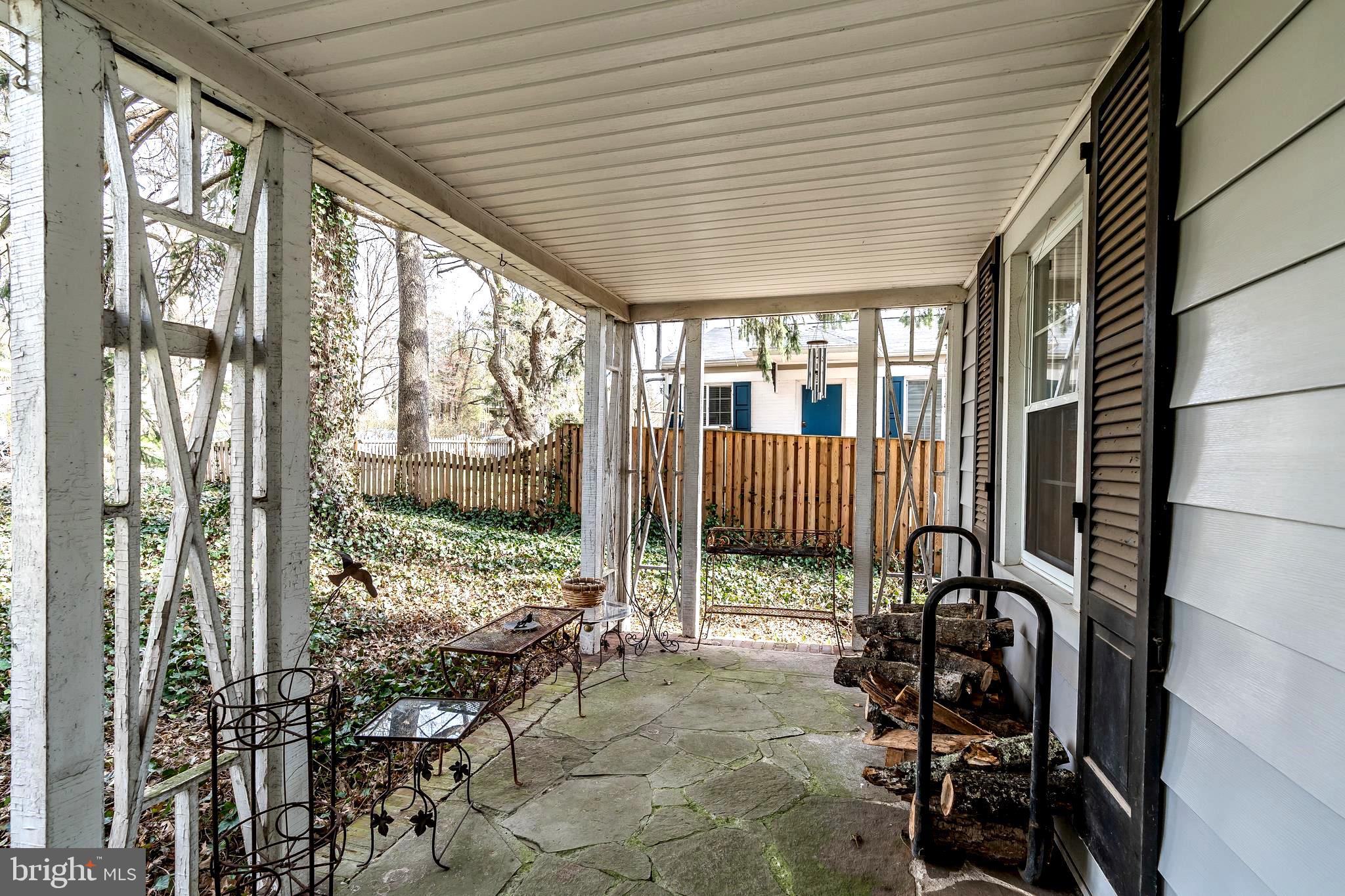 5716 Oakshire Road Baltimore, MD 21209 - Photo 4 of 44 Gallery Image 4