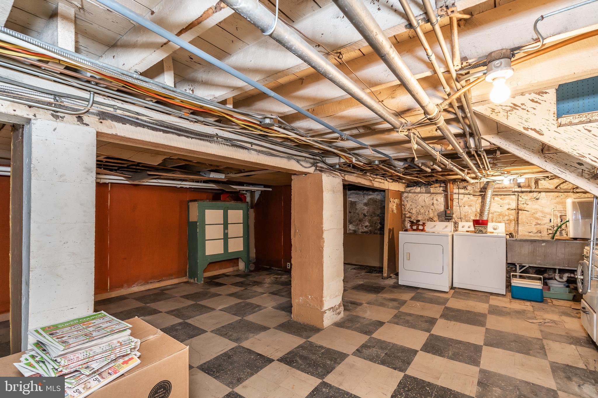 5716 Oakshire Road Baltimore, MD 21209 - Photo 38 of 44 Gallery Image 38