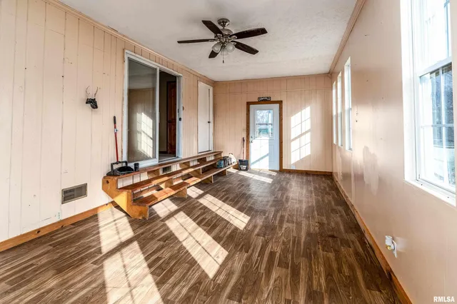 $199,900 | 18662 Liberty School Road, Thompsonville, IL 62890