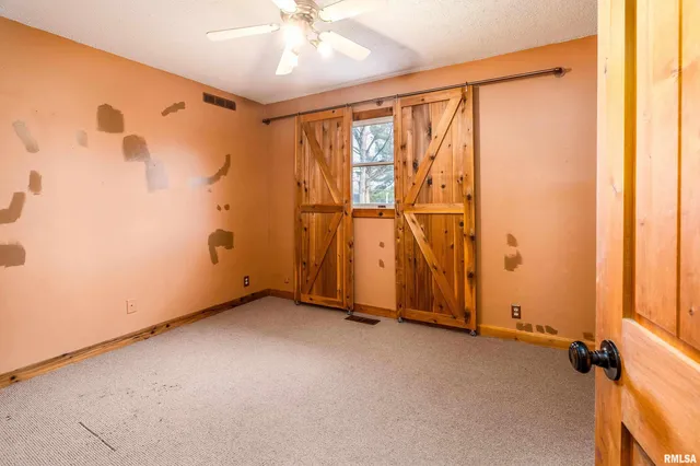 $199,900 | 18662 Liberty School Road, Thompsonville, IL 62890