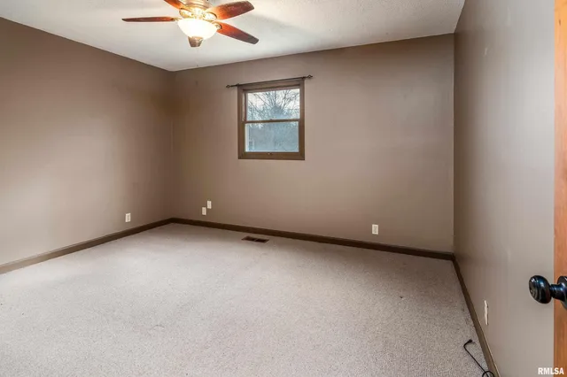 $199,900 | 18662 Liberty School Road, Thompsonville, IL 62890