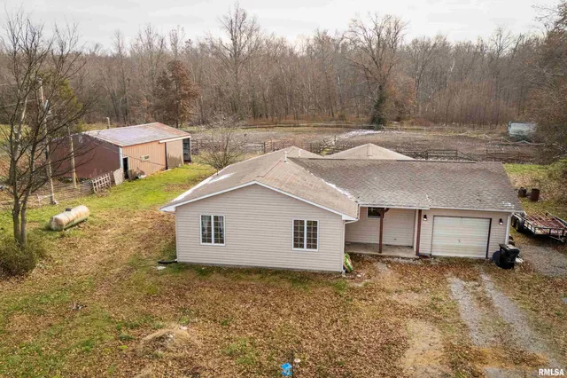 $199,900 | 18662 Liberty School Road, Thompsonville, IL 62890