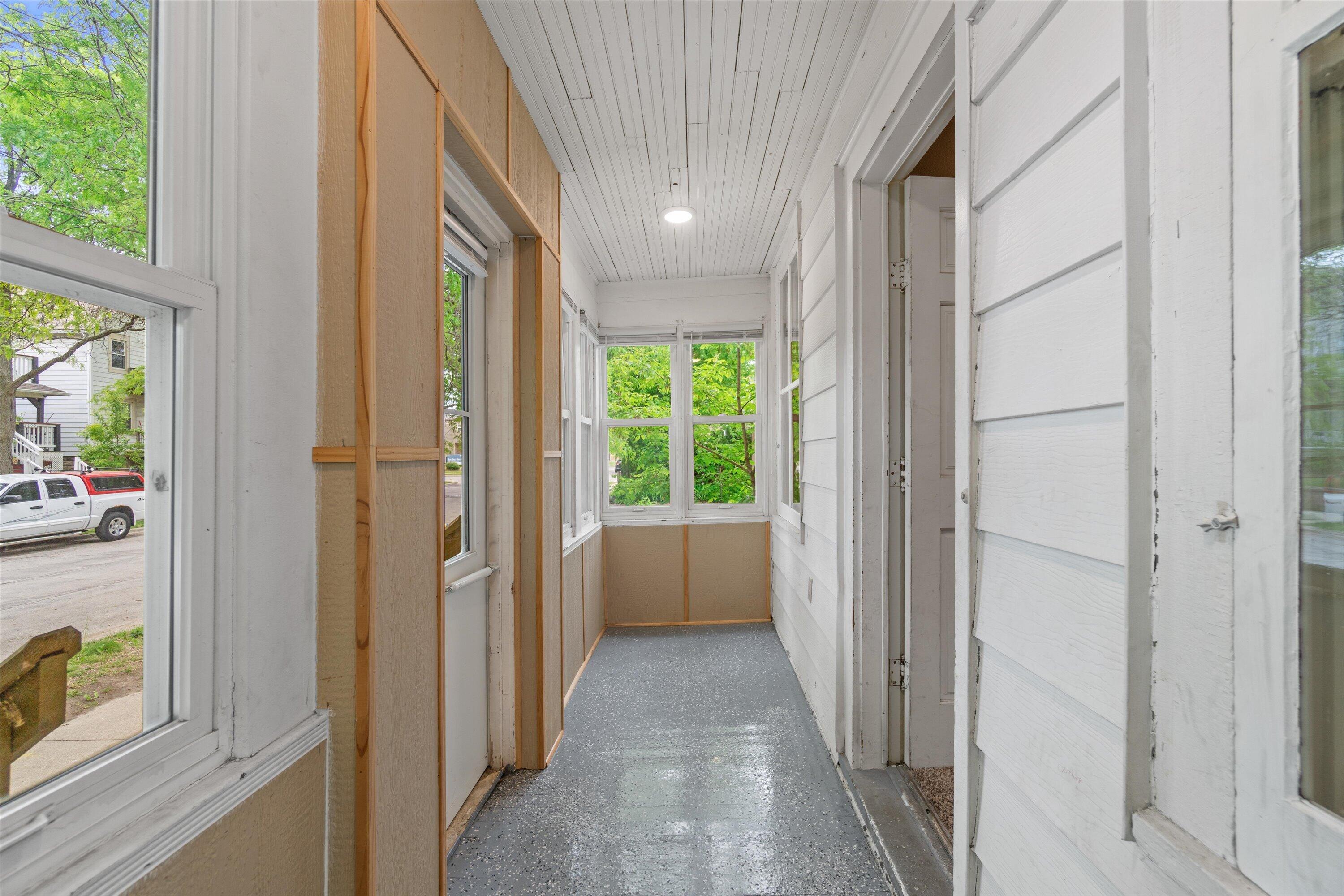 616 South 61st Street Milwaukee, WI 53214 - Photo 23 of 31 09-DSC03517