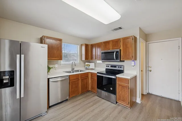 $230,000 | 10310 Springwood Square, Universal City, TX 78148