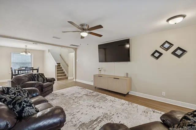 $230,000 | 10310 Springwood Square, Universal City, TX 78148