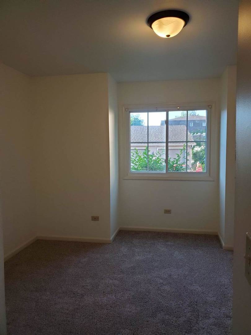 833 Village Quarter Road, Unit G4 West Dundee, IL 60118 - Photo 10 of 19