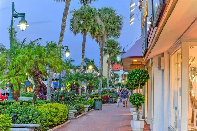 $2,350,000 | 444 South Polk Drive, Sarasota, FL 34236