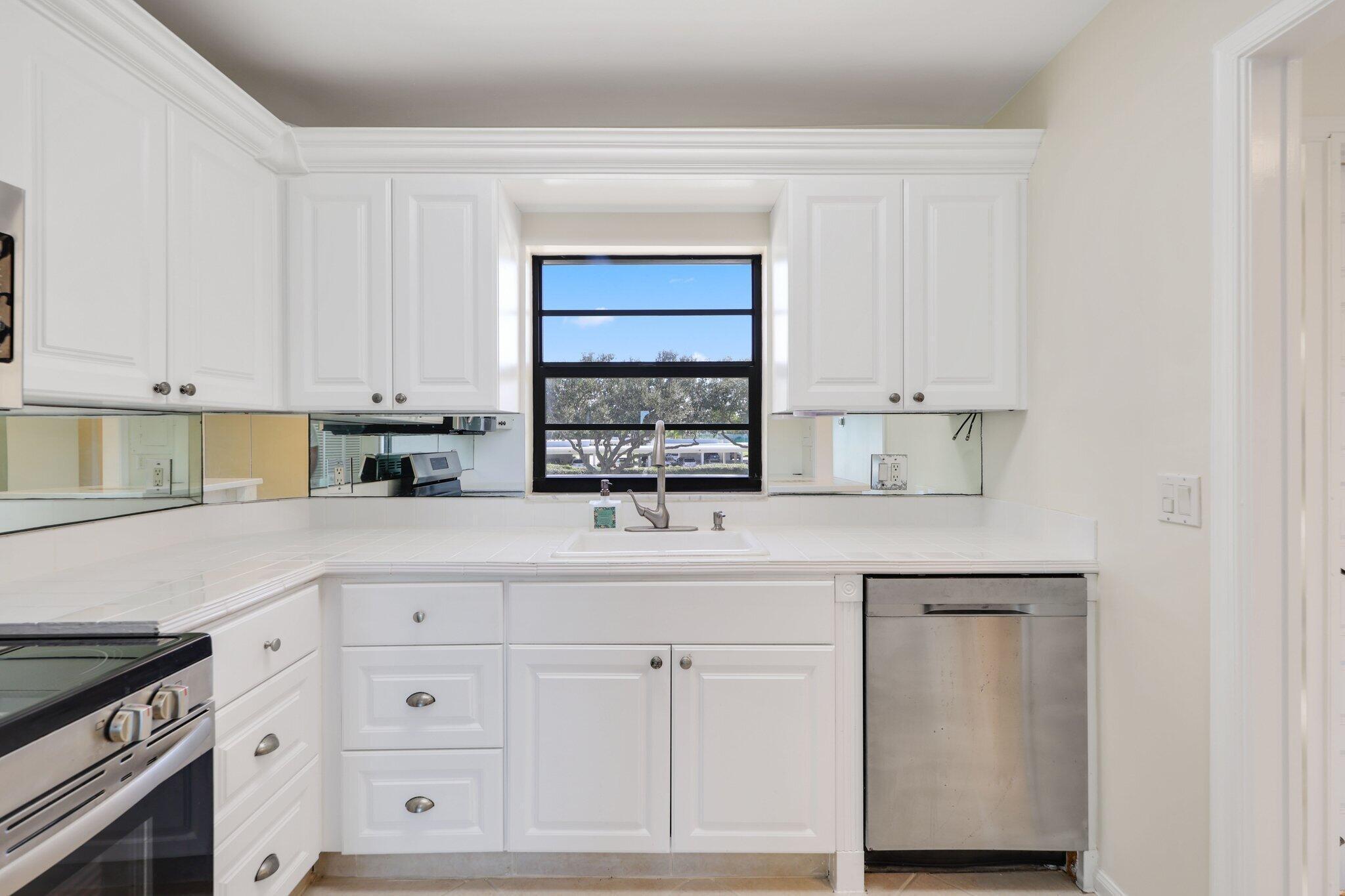 200 Intracoastal Place Jupiter, FL 33469 - Photo 6 of 35 200 intracoastal - 8.jpg-SMALL