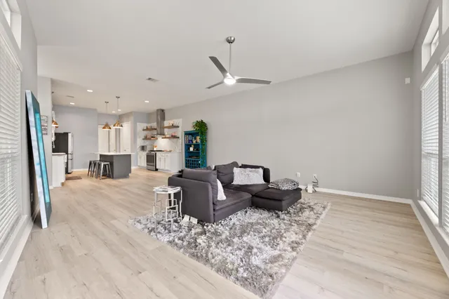 $375,000 | 709 North Bayshore Drive, La Porte, TX 77571