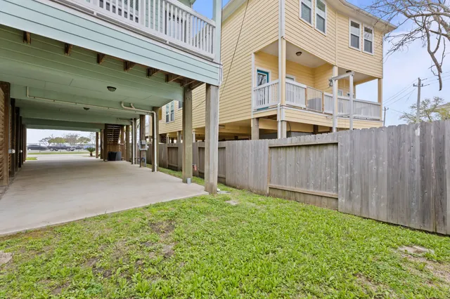 $375,000 | 709 North Bayshore Drive, La Porte, TX 77571