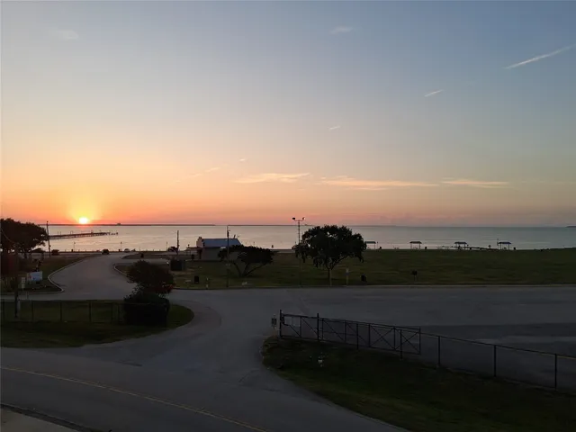 $375,000 | 709 North Bayshore Drive, La Porte, TX 77571