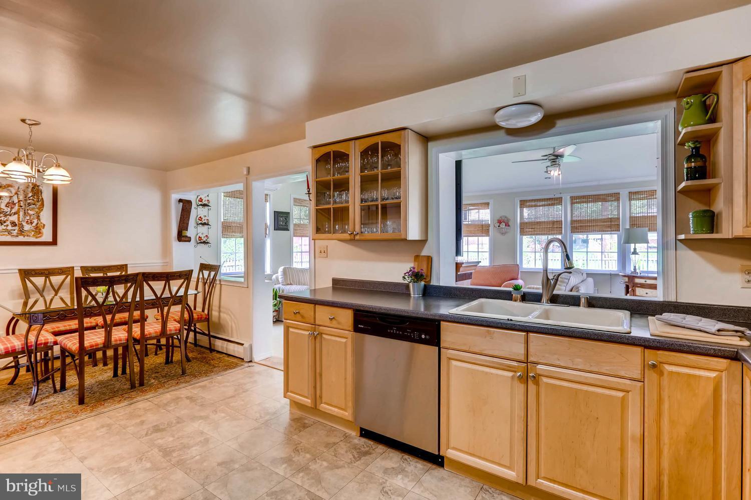 909 Sibley Road Baltimore, MD 21286 - Photo 7 of 23 Kitchen