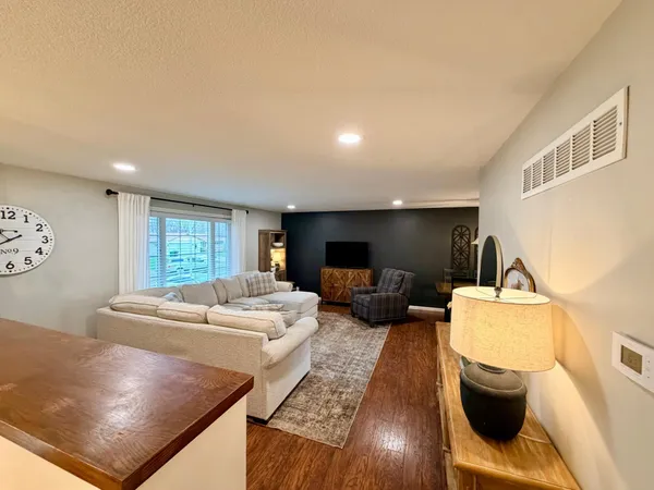 $419,000 | 1511 Eckerson Drive, Worthington, MN 56187
