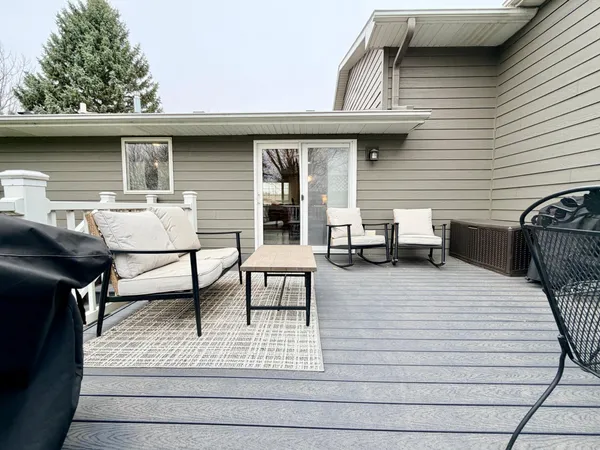 $419,000 | 1511 Eckerson Drive, Worthington, MN 56187
