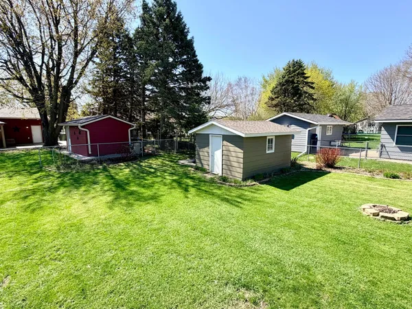 $419,000 | 1511 Eckerson Drive, Worthington, MN 56187