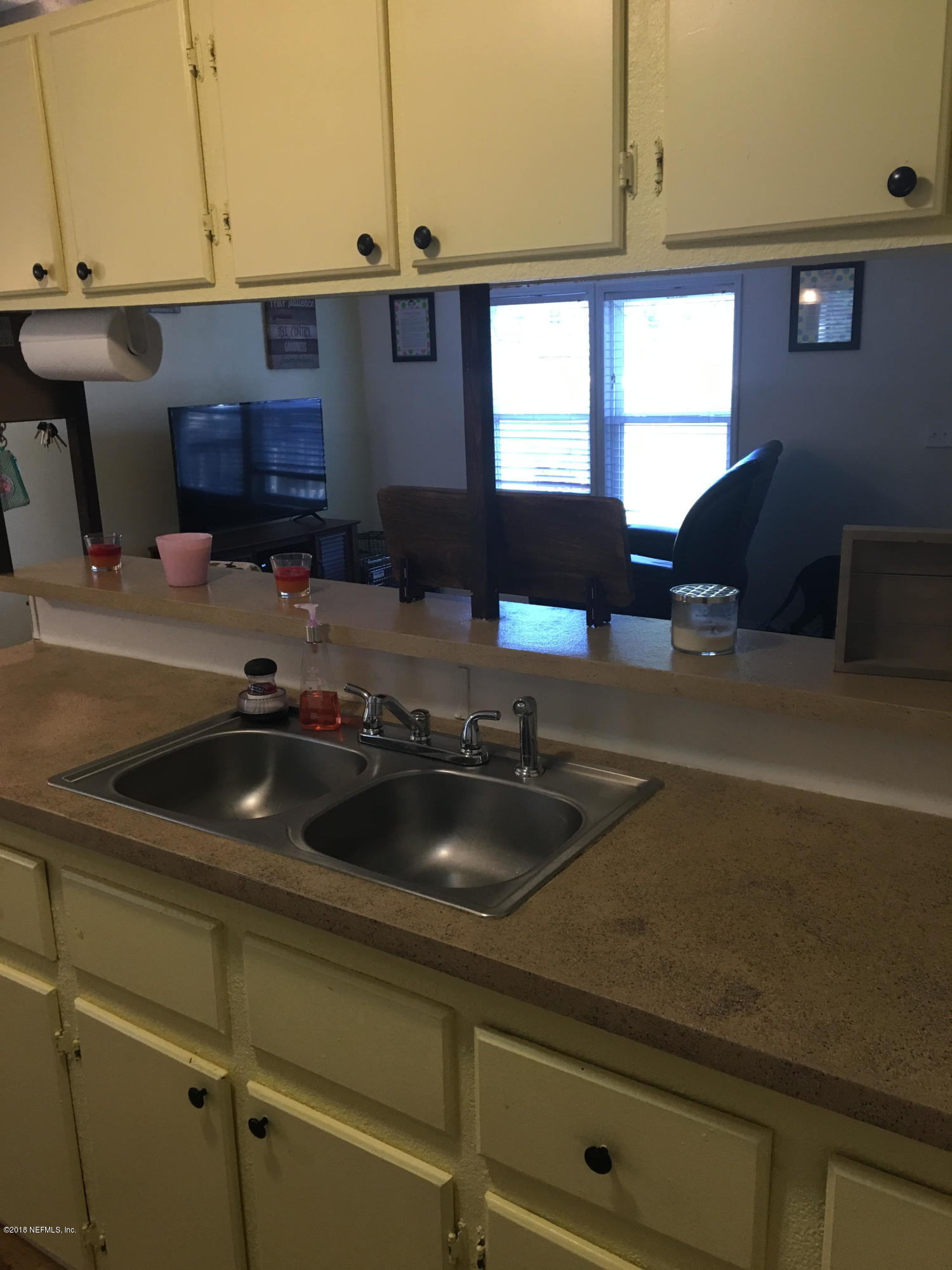 237 5th Way Interlachen, FL 32148 - Photo 18 of 23 kitchen