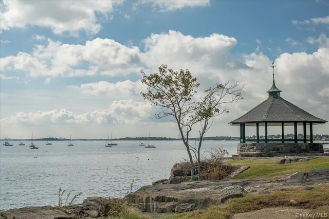 $235,000 | 1815 Palmer Avenue, Unit 2V, Larchmont, NY 10538