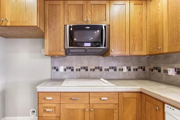 $279,900 | 7738 La Mancha Way, Sacramento, CA 95823
