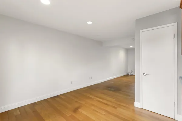 $279,900 | 7738 La Mancha Way, Sacramento, CA 95823