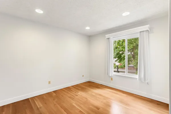 $279,900 | 7738 La Mancha Way, Sacramento, CA 95823