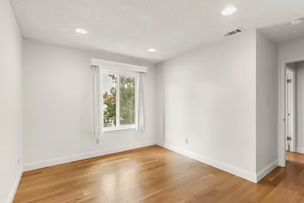 $279,900 | 7738 La Mancha Way, Sacramento, CA 95823