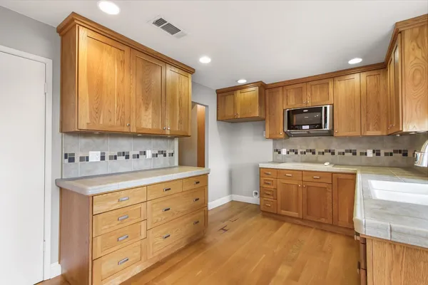 $279,900 | 7738 La Mancha Way, Sacramento, CA 95823