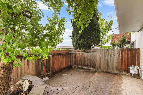 $279,900 | 7738 La Mancha Way, Sacramento, CA 95823